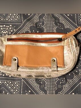 Schuler & Sons Philadelphia Metallic clutch